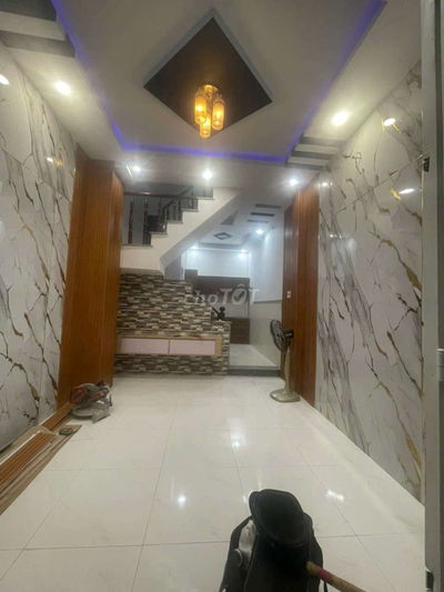 Nhà sổ hồng chung đất thổ cư giấy phép xây dựng số nhà quận