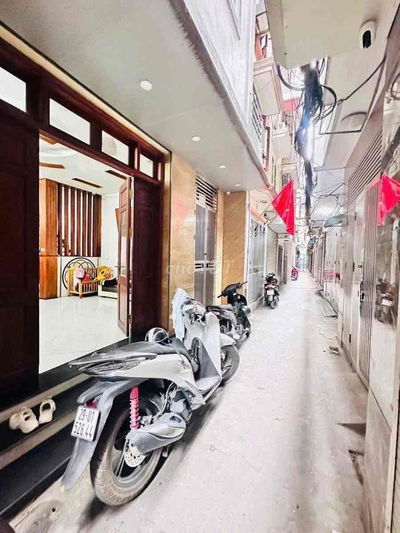 BÁN NHÀ CẦU GIẤY DÂN XÂY LÔ GÓC, MẶT NGÕ BA GÁC 100M RA PHỐ