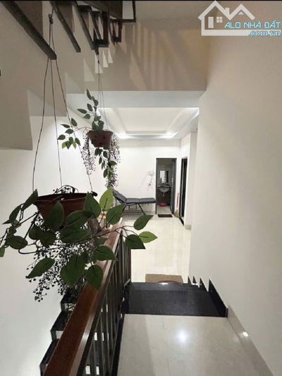 SIÊU HOT !CHỦ BÁN GẤP NHÀ 3 TẦNG MẶT TIỀN TÔN ĐẢN--CẨM LỆ -VỪA Ở VỪA KINH DOANH CỰC TỐT.