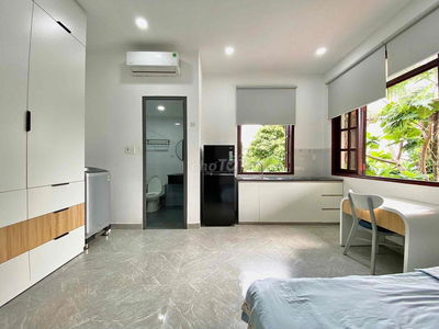 Studio Cửa sổ Trời Cây Xanh Mát Mẻ