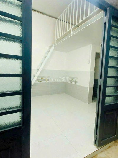 Tôi bán nhà 18 m2, 1 trệt, 1 lửng, Tuyệt đẹp, Quận 7