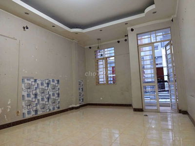 Phòng 1tr200k bao điện nước
