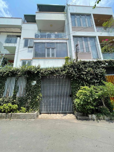 Bán CHDV dòng tiền 300tr/năm, hẻm 261 Đình Phong Phú, Quận9