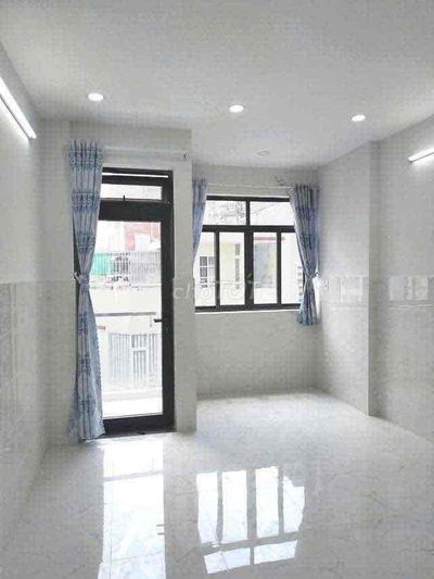 Phòng ban công gò vấp giá rẻ