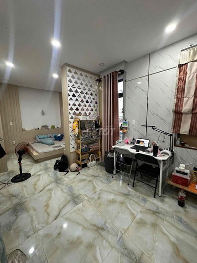 Trống Studio dọn vào đầu tháng 11 gần ĐH Ngân Hàng, Sư