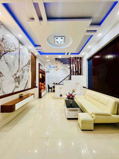 Nhà hẽm xe hơi thông