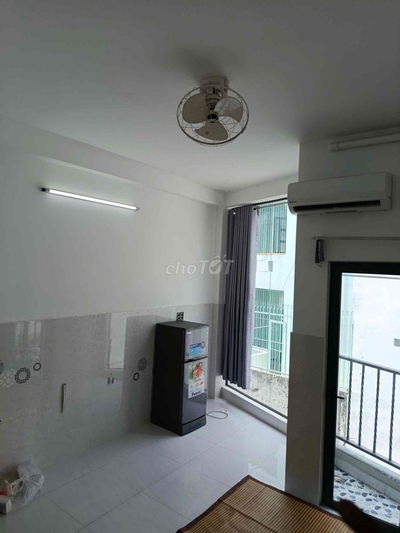 ks mini bancon, đủ nội thất, thang máy tầng hầm, sát Q1