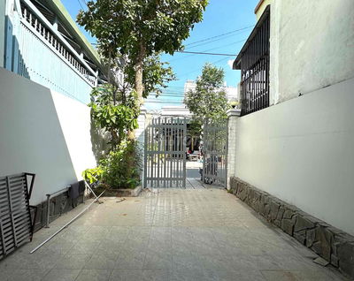 NHÀ TRỆT KDC HÀNG BÀNG SÂN Ô TÔ, CÓ MÁY LẠNH
