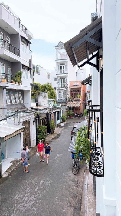 🍀Nhà nhỏ xinh xinh ngang khủng 11 mét , Vừa ở vừa kinh doanh , Mặt tiề