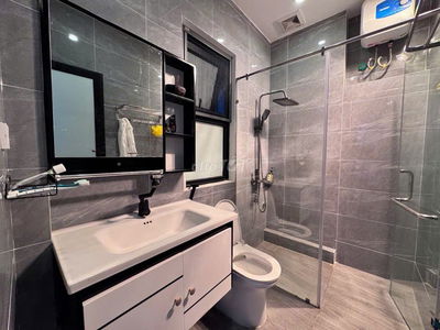 HIẾM, NHỈNH 9 TỶ, NHÀ PHỐ NGỌC LÂM, THANG MÁY, NGÕ THÔNG, SÁT PHỐ.