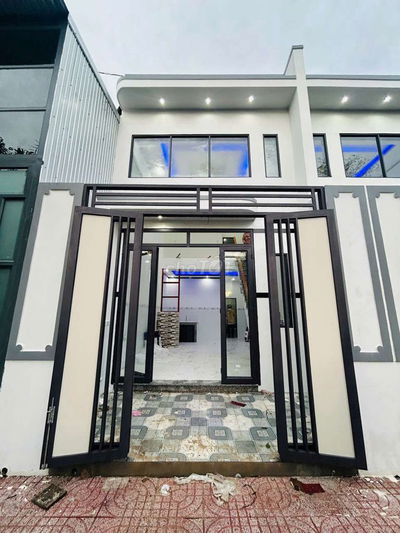 Nhà mới xây xong ở Hóc Môn 4x13 giá 355Triệu