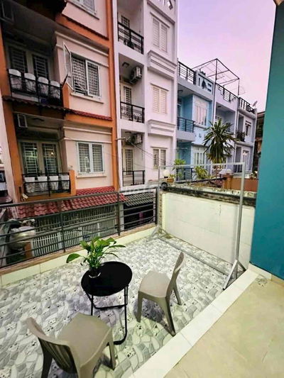 Phòng ban công vệ sinh riêng giá rẻ