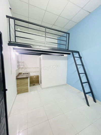 Phòng ngay ngã 4 Bình Thái, Võ Nguyên Giáp, an ninh, có gác, nhà xe