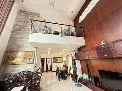 BIỆT THỰ 4 TẦNG NỘI THẤT GỖ CÂM XE  MẶT TIỀN TRƯƠNG VĂN THÀNH