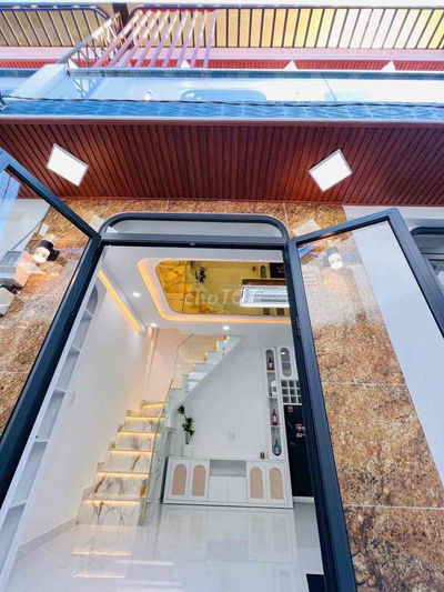 Nhà mới vào ở liền 1 lầu đường văn khánh q7