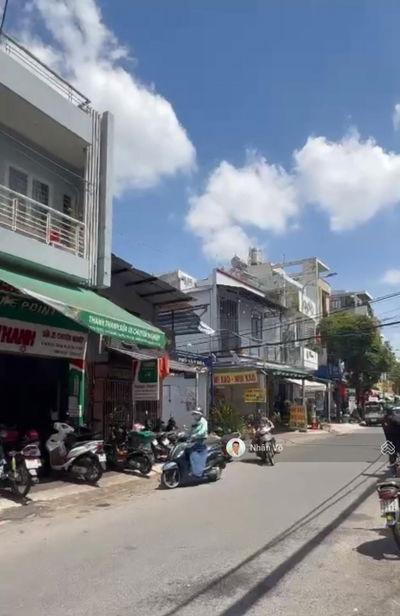 Nhà Mặt tiền 43 Hà Thị Đát, P.Tân Sơn Nhì, Tân Phú. Dt: 4mX16.2m (64.8m2), lửng lầu. Giá 10.8tỷ TL