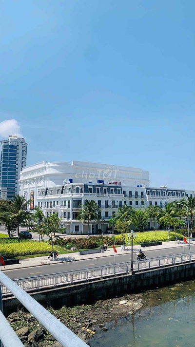 Bán shopshouse 2 MT trước sau Vincom siêu vipo