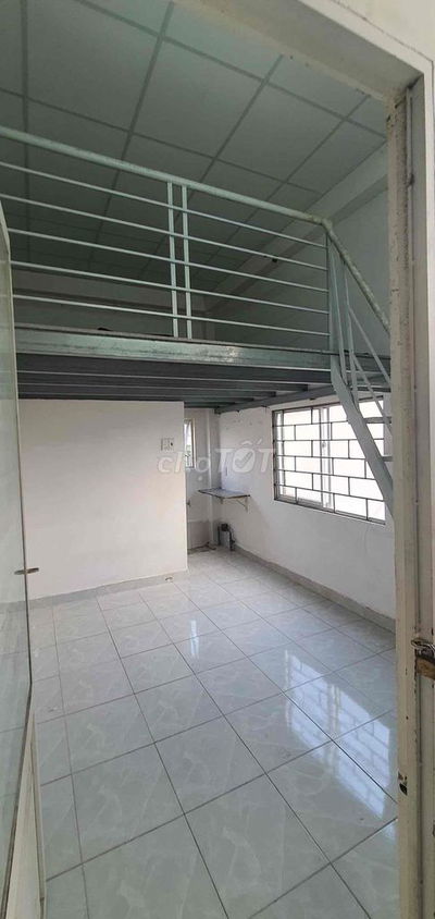 Phòng trọ căn góc ngay chợ tân mỹ