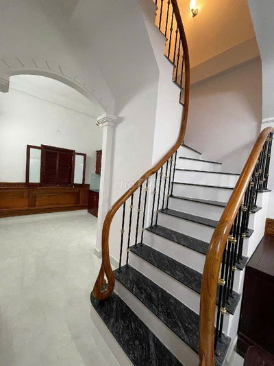 Là loại nhà ở: 120mv; 4 ngủ; hẻm 31, ngách 101, ngõ 254 Minh Khai, HN