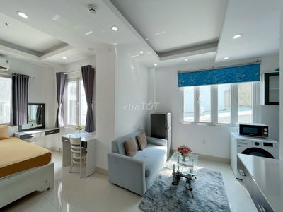 Căn hộ ban công 30m2 ngay bờ kè Trường Sa, ngã 4 Trần Quang Diệu