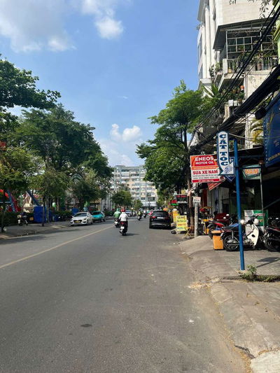 Cần bán nhà mặt tiền quận 10 ngang 5,2m