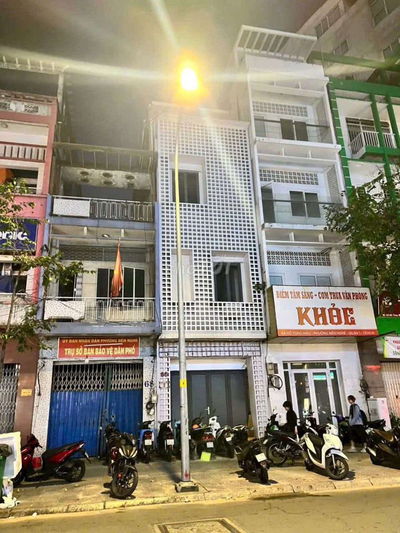 NHÀ HÀNG 560M2 NGAY CHÂN BITEXCO 68 TẦNG, Q1. Kc: Trệt 3 lầu.