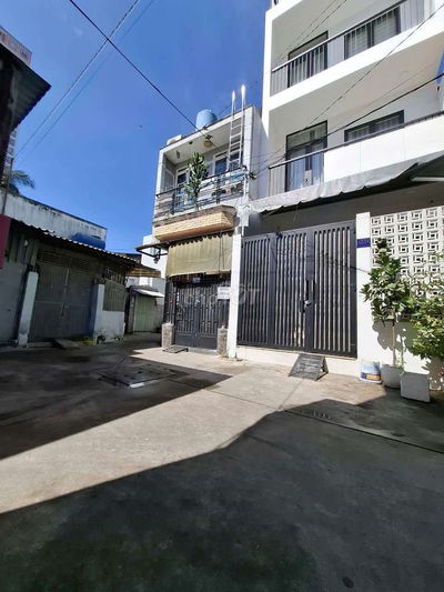 Bán nhà Trần Văn Cẩn Tân Phú nhà 3 tầng DT 4,3mx7m giá 3,35 tỷ