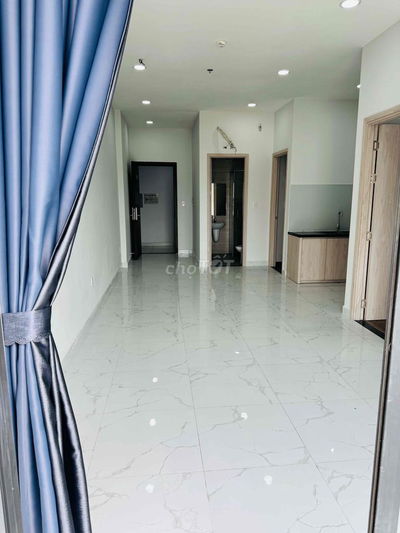 CHO THUÊ CĂN 2PN 2WC NHÀ TRỐNG CÓ RÈM KÍNH BẾP. nhà mới 100%