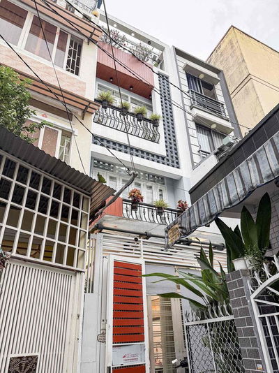 NHÀ NGAY NGÃ TƯ PHÚ NHUẬN ĐI SÂN BAY 10p