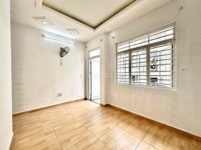 phòng bancon 3tr, Phạm Văn Chiêu