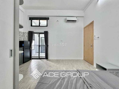 Cho thuê phòng ban công, 32m2, Full nội thất ngay Ngã Tư Hành Xanh