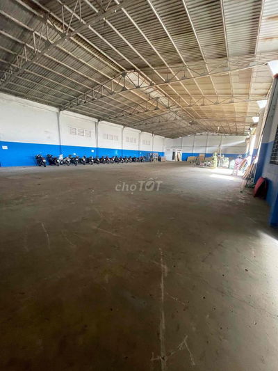 Kho Xưởng 700m2 Ngay Lê Trọng Tấn. Điện 3Pha, Đường Tải 10 Tấn