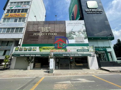 Nhà Rộng MT Hậu Giang, Ngay Sân Bay_ 10x30m_ Trệt 2 Lầu Suốt.