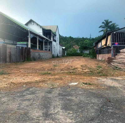 chủ ngộp cần bán lô 500m2 giá 210triệu/lô đất ở Trung tâm Chơn Thành