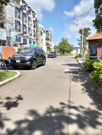 CHỦ BÁN GẤP C NHÀ MXDX,đường TX25 DT:68M GIÁ 6,950TR Đ TRƯỚC NHÀ 8 MTH