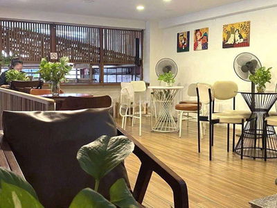 Góc 2Mặt Tiền Kinh doanh Tân Bình , khu vực sầm uất đông đúc....