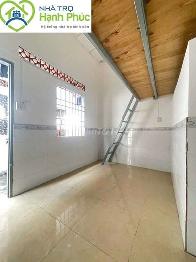 Phòng gác cao tại Trần Thị Điệu, thuận tiện đi đến Ngã Tư Bình Thái