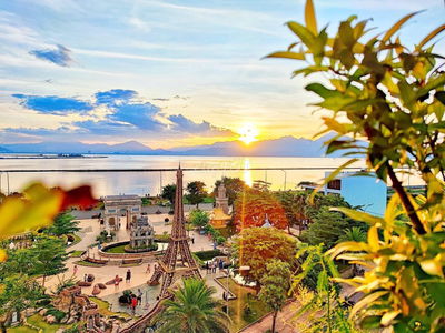 Cho Thuê Căn Hộ Goldenbay , 2 phòng ngủ , NT cao cấp , hồ bơi vô cực