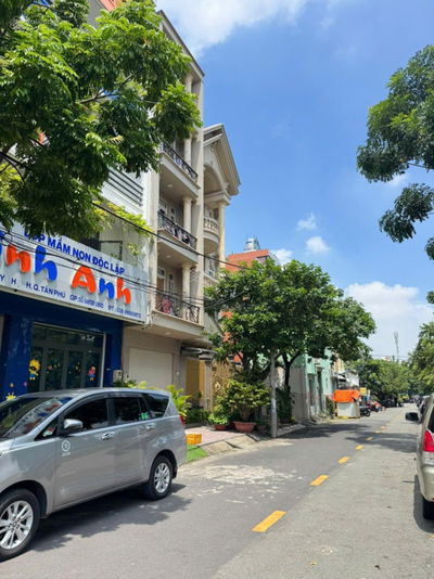 Chính chủ cho thuê nhà nguyên căn nhà lớn 8x16m, 1 trệt, 4 lầu đường S3, Tân Phú. Gần Aeon Mall