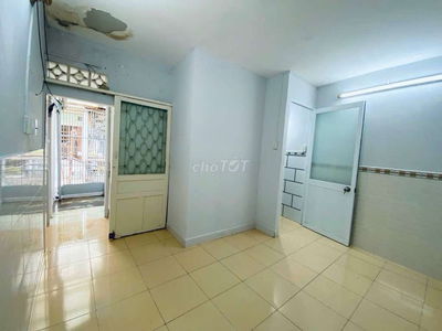 Nhà nhỏ xinh hẻm đẹp sát mặt tiền, gần đại học Công Nghiệp