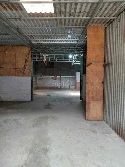 Cho thuê kho 7tr/th DT:8x20 ( có phòng , điện 3fa )  1/ Đường Võ Văn V