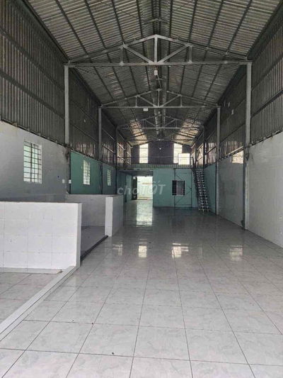 Kho xưởng 427m2 sử dụng QL13, ngã 4 Hiệp Bình Phước