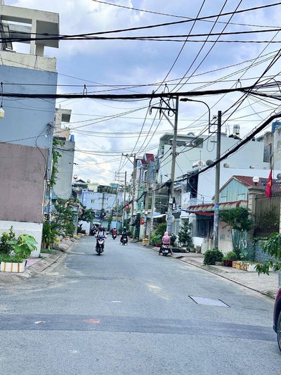 Bán nhà 2 Lầu sát mặt tiền,  luỹ bán bích, diện tích 50m2 , Nhỉnh 4 tỷ