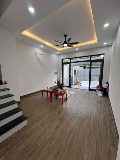 NHÀ VIP CHO THUÊ, MỚI 100%,, THANG MÁY TỚI NÓC!