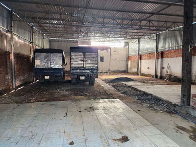Xưởng kho 250m2 đang dựng 90% có lát gạch men( nếu cần), Linh Trung