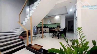BÁN NHÀ ĐẸP 2 TẦNG SÁT BIỂN GẦN NGAY VÕ NGUYÊN GIÁP CHỈ 13 X TYr