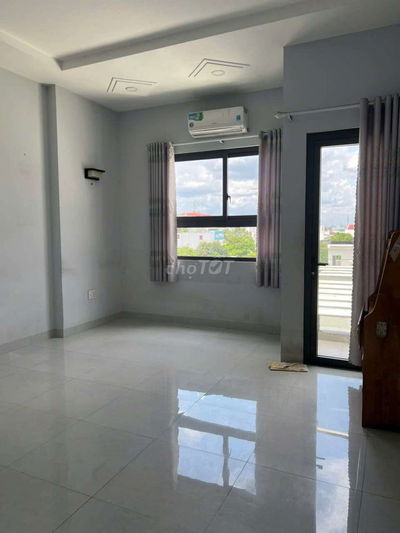 Nhà 1 Trệt 3 Lầu 4,5x13m 5 Phòng 4 wc hẻm đường 42 Lê Văn Thịnh