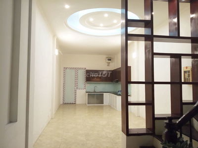 CHO THUÊ VĂN PHÒNG  42 M2 16 TRÚC KHÊ  – 49 HUỲNH THÚC KHÁNG