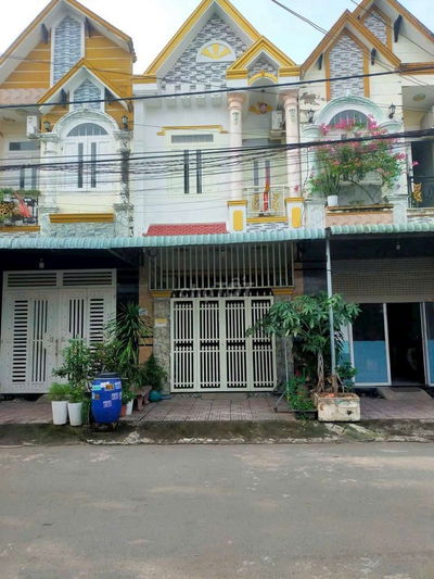 Nhà phố đẹp kdc Bến Thành gần Vincom550 p. Dĩ An