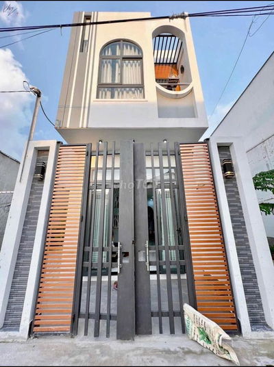 CHÍNH CHỦ BÁN GẤP NHÀ 1 LẦU , GẦN CÔNG VIÊN PHÚ LÂM , SỔ HỒNG RIÊNG .